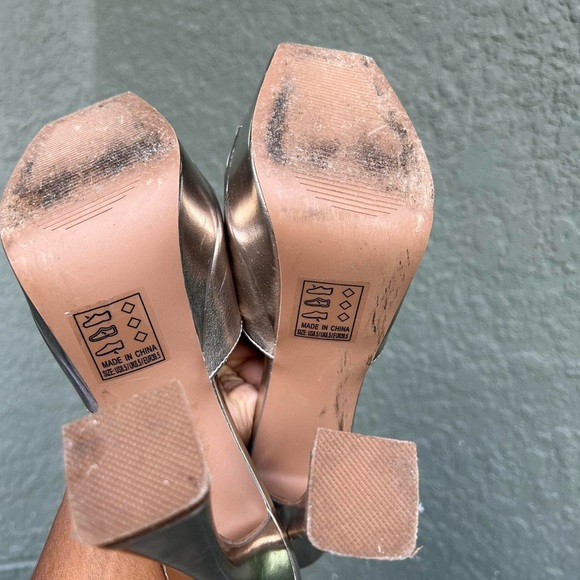 ✺ Champagne Platform Peep Toe Mule Heels - Picture 8 of 8